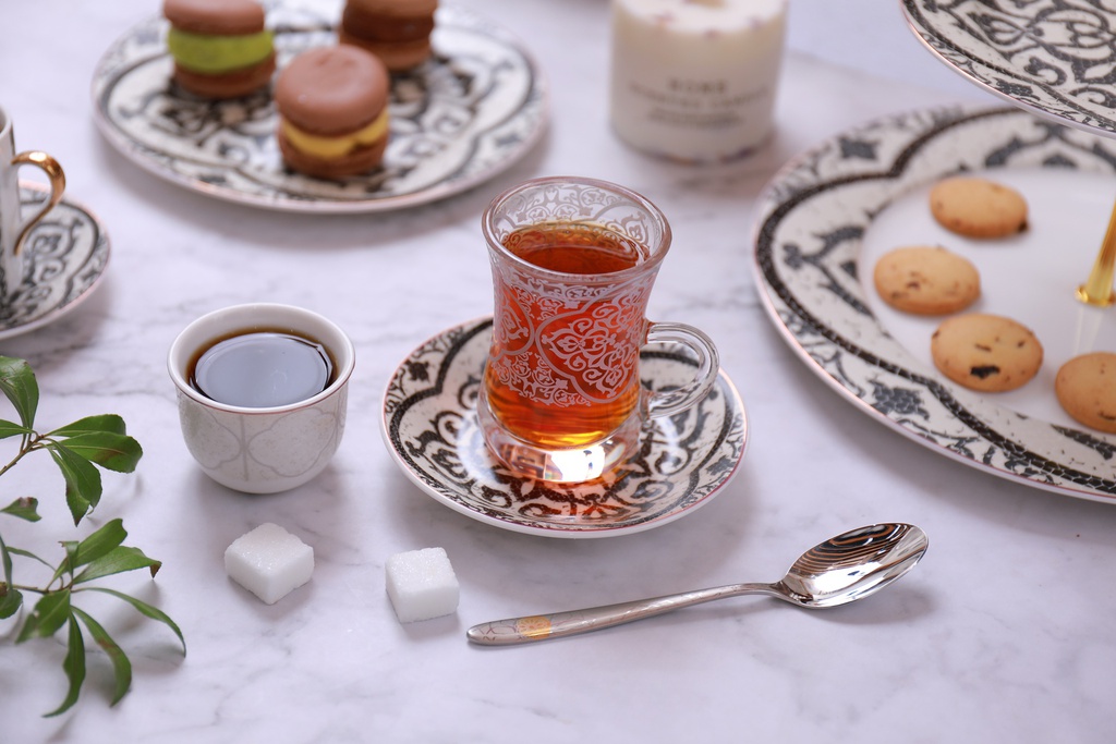 Set of 6 glass 6saucer and 6 cawa cup